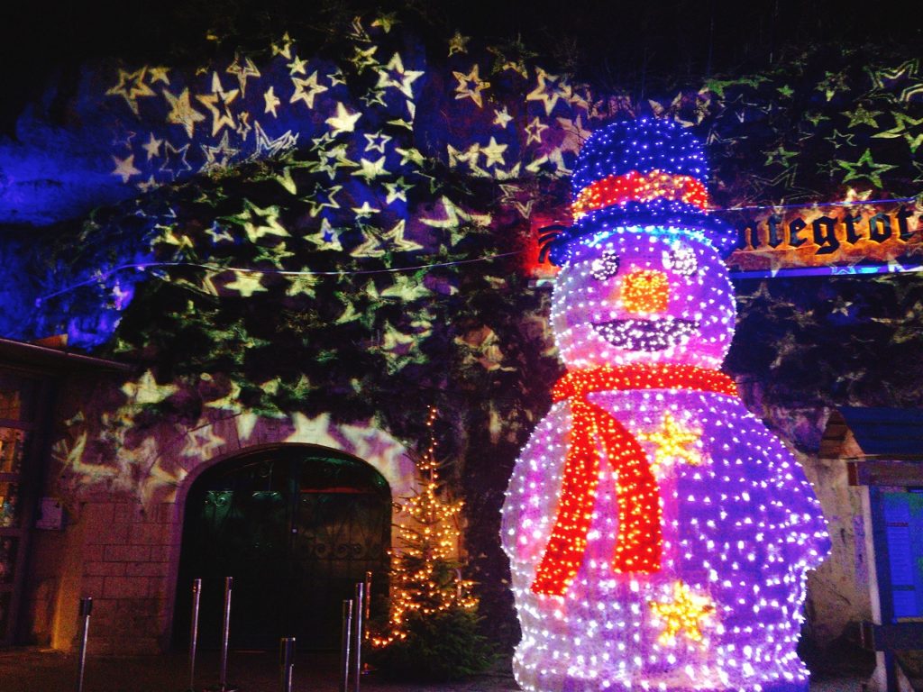 洞窟のクリスマスマーケット（オランダ・ファルケンブルグ）│オランダjp