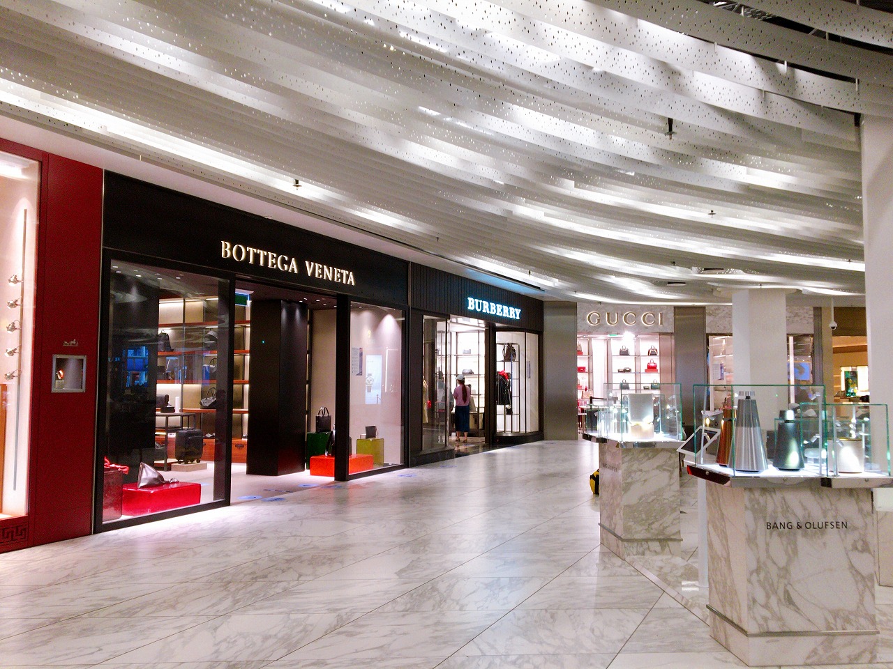 オランダ スキポール空港 ブランド免税店 オランダジェーピー Oranda Jp