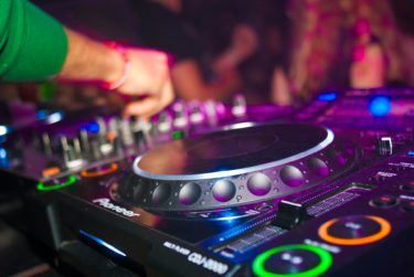 DJの掛け声・英語フレーズ【EDMイベント参加者必見】