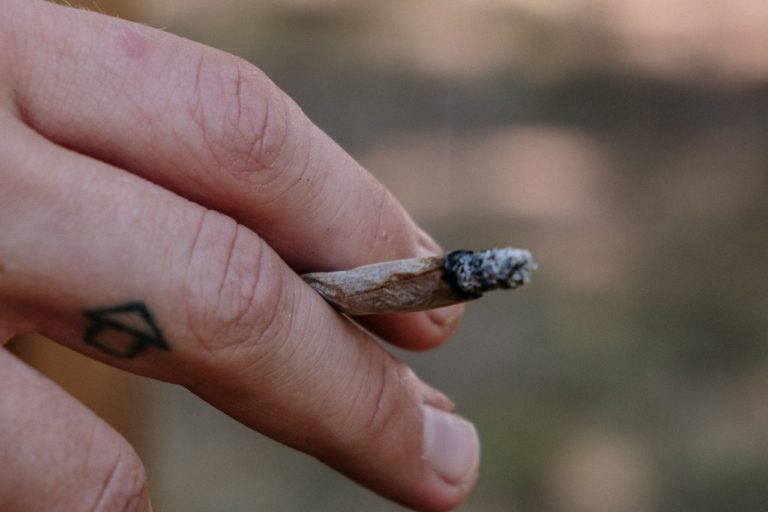 海外で大麻 合法の国なら日本人も吸うことができる オランダjp
