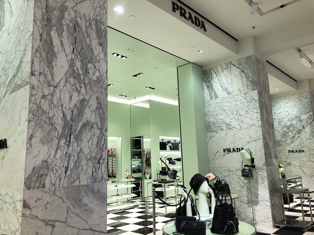オランダのプラダ店舗 オランダjp