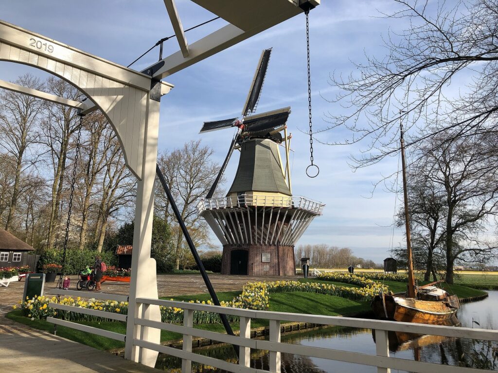 キューケンホフ公園の風車