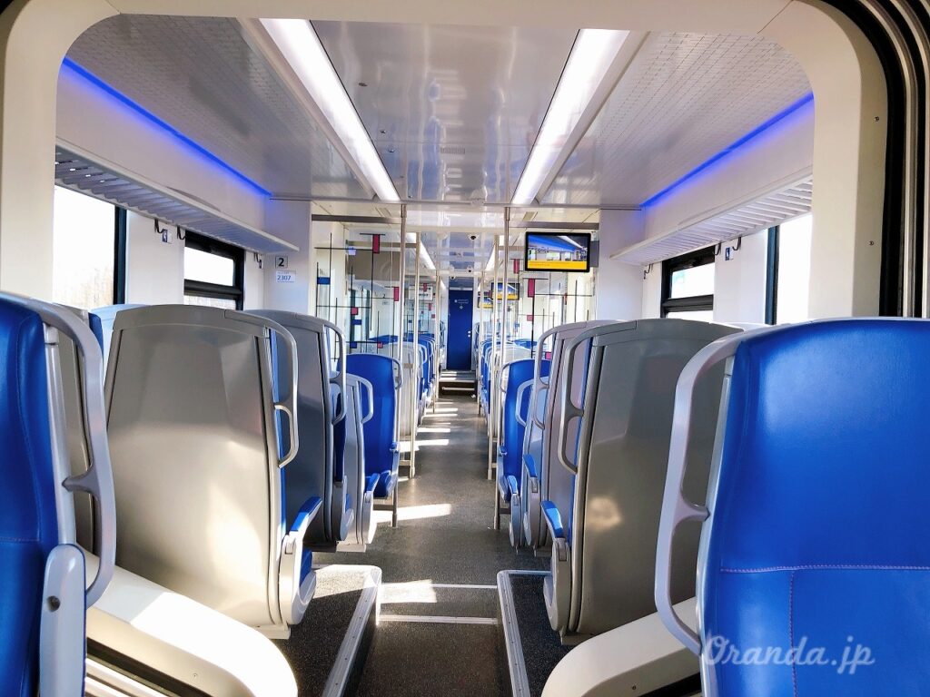 モンドリアンコラボ列車 オランダの電車 オランダjp