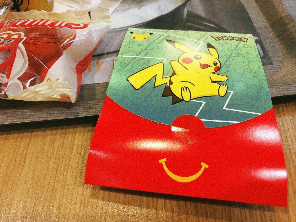 ポケモンカード25周年 マクドナルド 海外限定 パック 100パックセット 2021年25周年ポケモンカード海外マクドナルドのハッピーセット