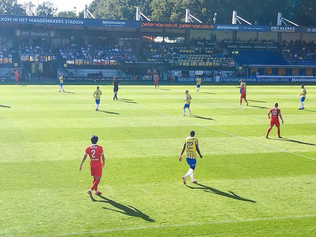 オランダサッカー観戦 菅原由勢選手 アルクマールaz オランダjp オランダサッカー観戦 菅原由勢選手 アルクマールaz オランダjp