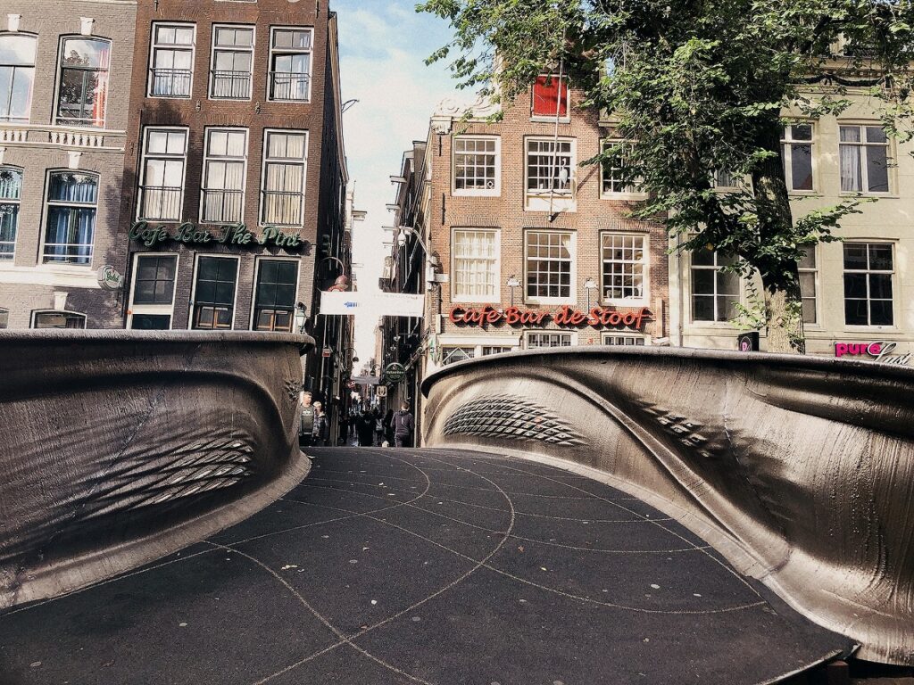 トリニダ橋 3Dプリンターの橋【オランダ・アムステルダム】│オランダjp