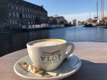 【オランダ】ライデンの運河沿いカフェVolt
