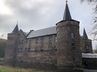 ヘルモント城博物館（シンタクラース城）