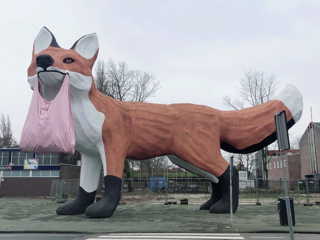 オランダ】巨大キツネのアートForest Polder Fox│オランダjp