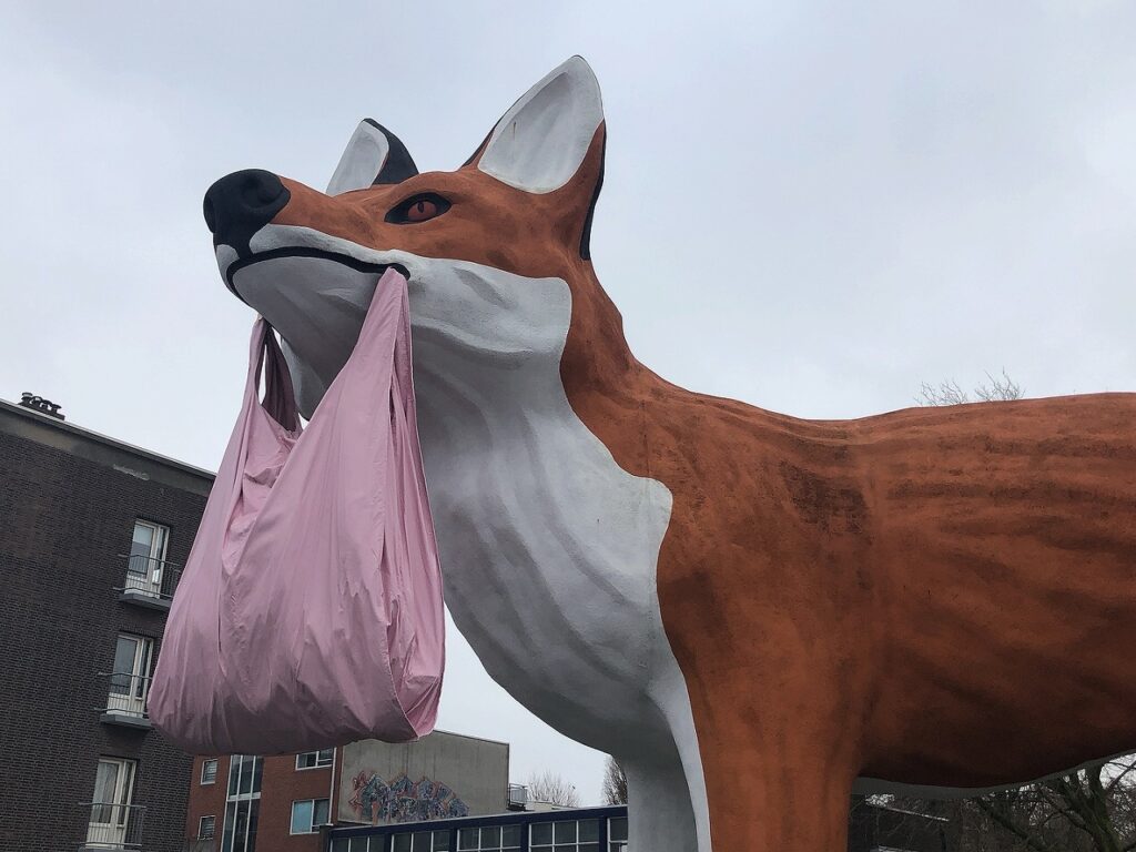 オランダ】巨大キツネのアートForest Polder Fox│オランダjp