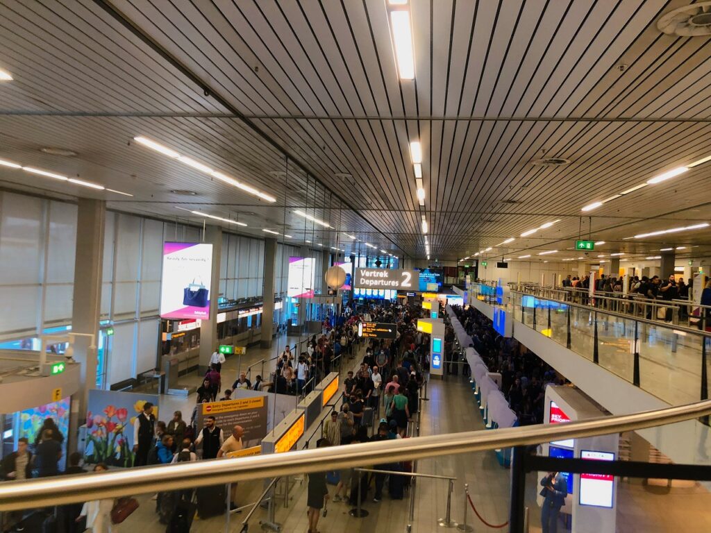オランダ スキポール空港の混乱 混雑状況 体験談と対策 オランダjp