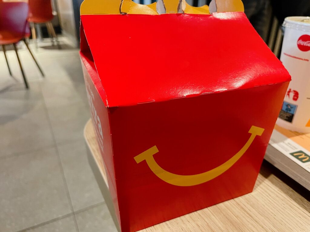 2022年海外マクドナルドのハッピーセットポケモンカード【ポケカ