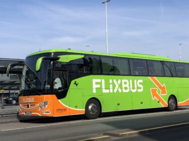 スキポール空港のFlixbus乗り場はどこ？