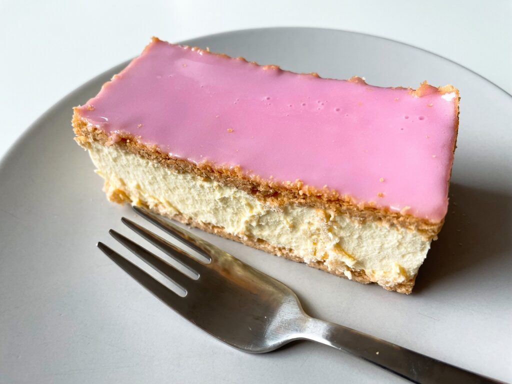 ビングオーグレンダール　エンペアーケーキプラター トンプース【オランダ ピンクのケーキ】│オランダjp